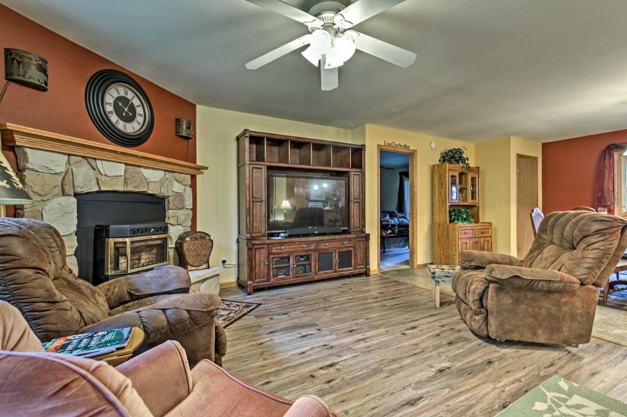 Lakefront Family Getaway With Private Deck And Dock! Conover Exterior photo